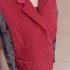 Talbots Quilted Vest      Size:  Petites, Large